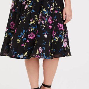 Torrid Black Floral Chiffon MIDI Skirt size 1/2